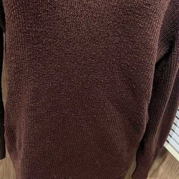 Danielle Bernstein brown sweater - Picture 3 of 4